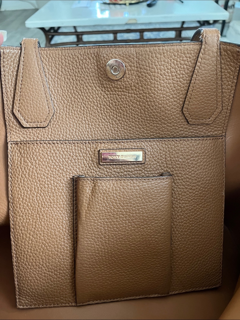 Tory Burch Pebble Leather Classic Tote Bag in Tan & Gold - Picture 10 of 14